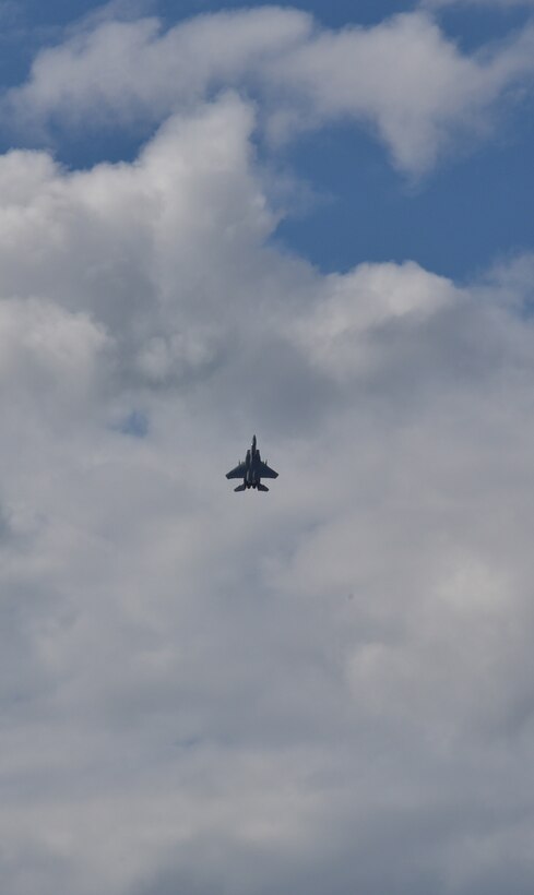 F-15 vertical