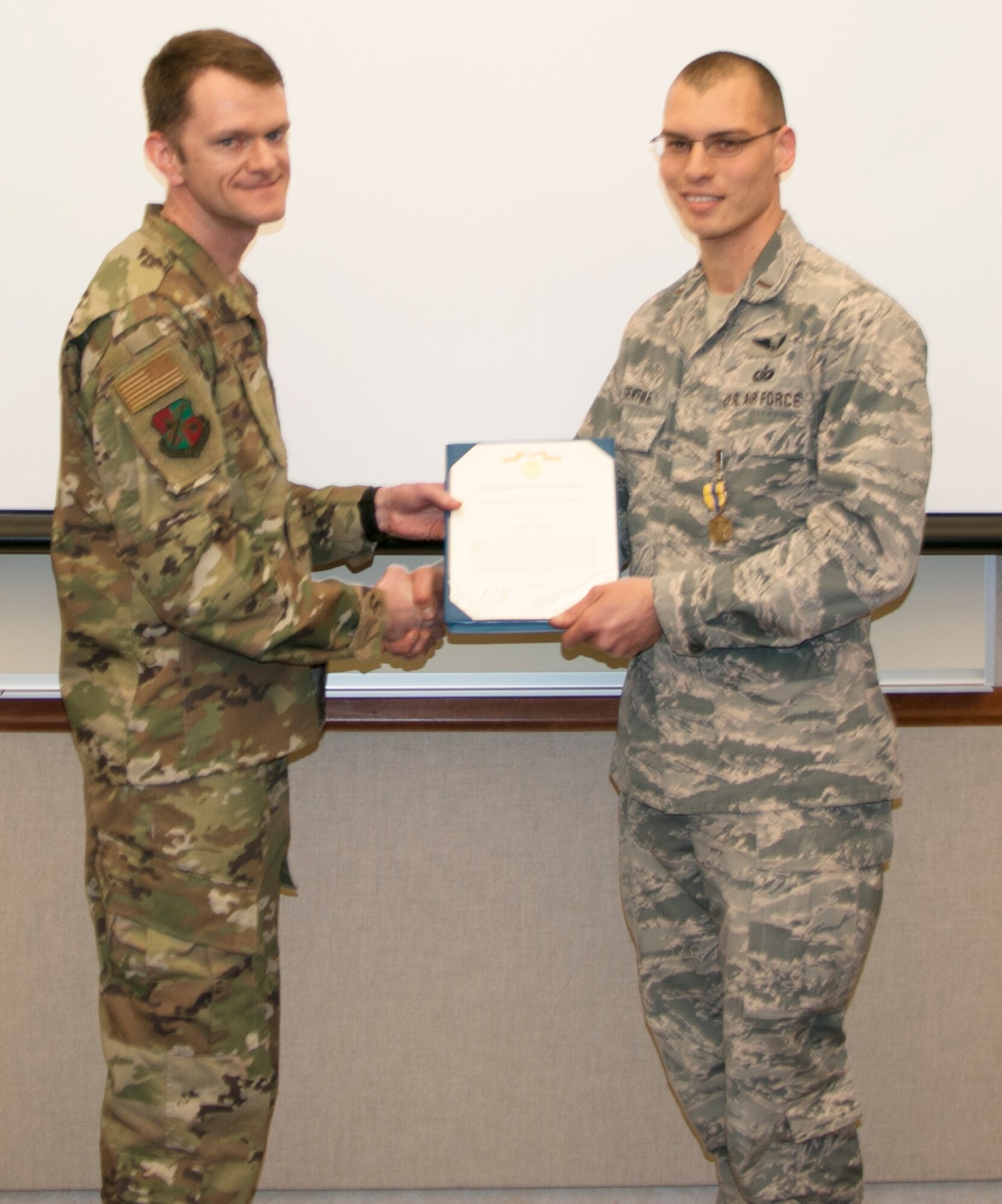 Gentile Receives AF Commendation Medal