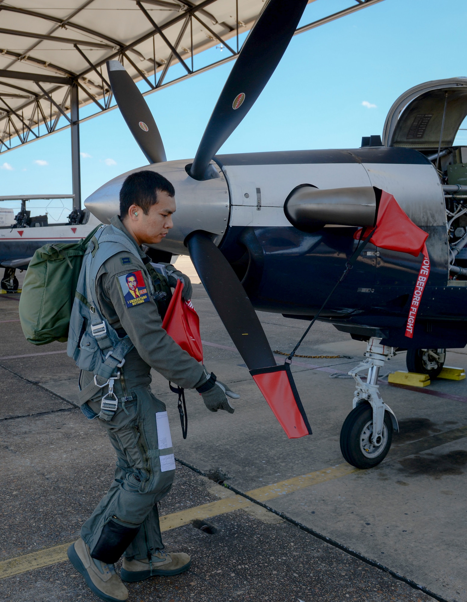 First Vietnamese student graduates from U.S. Aviation Leadership Program