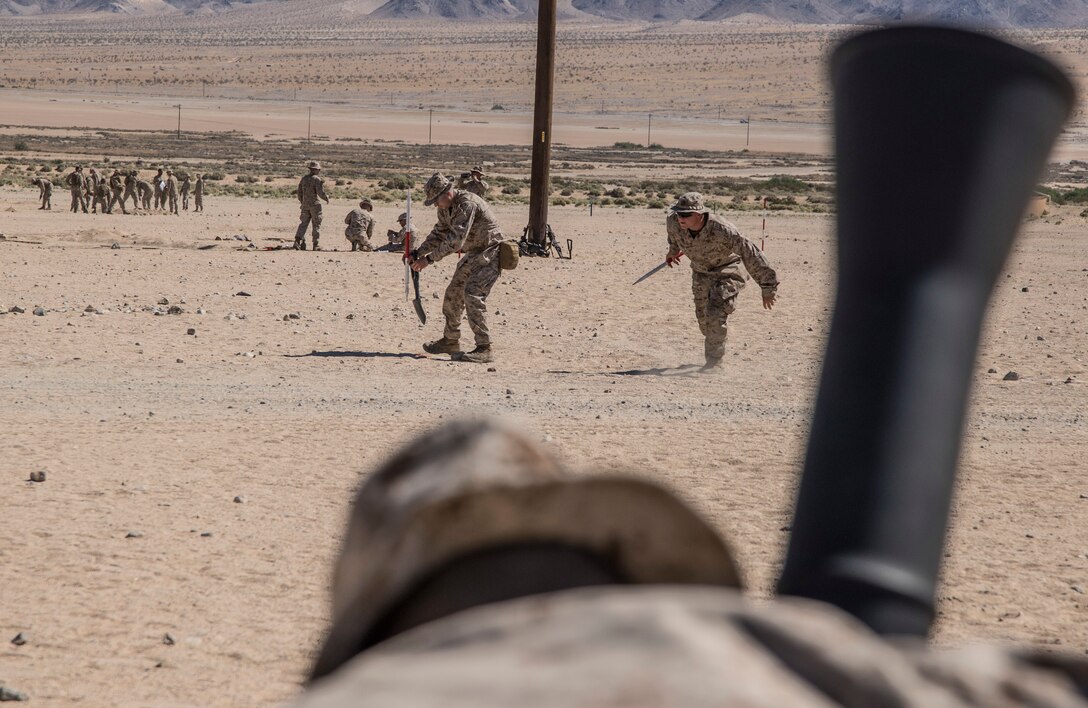 Reserve Marines conduct mortar drills during ITX 4-19