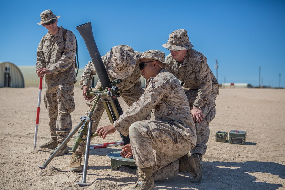 Reserve Marine mortarmen practice remedial drills during ITX 4-19