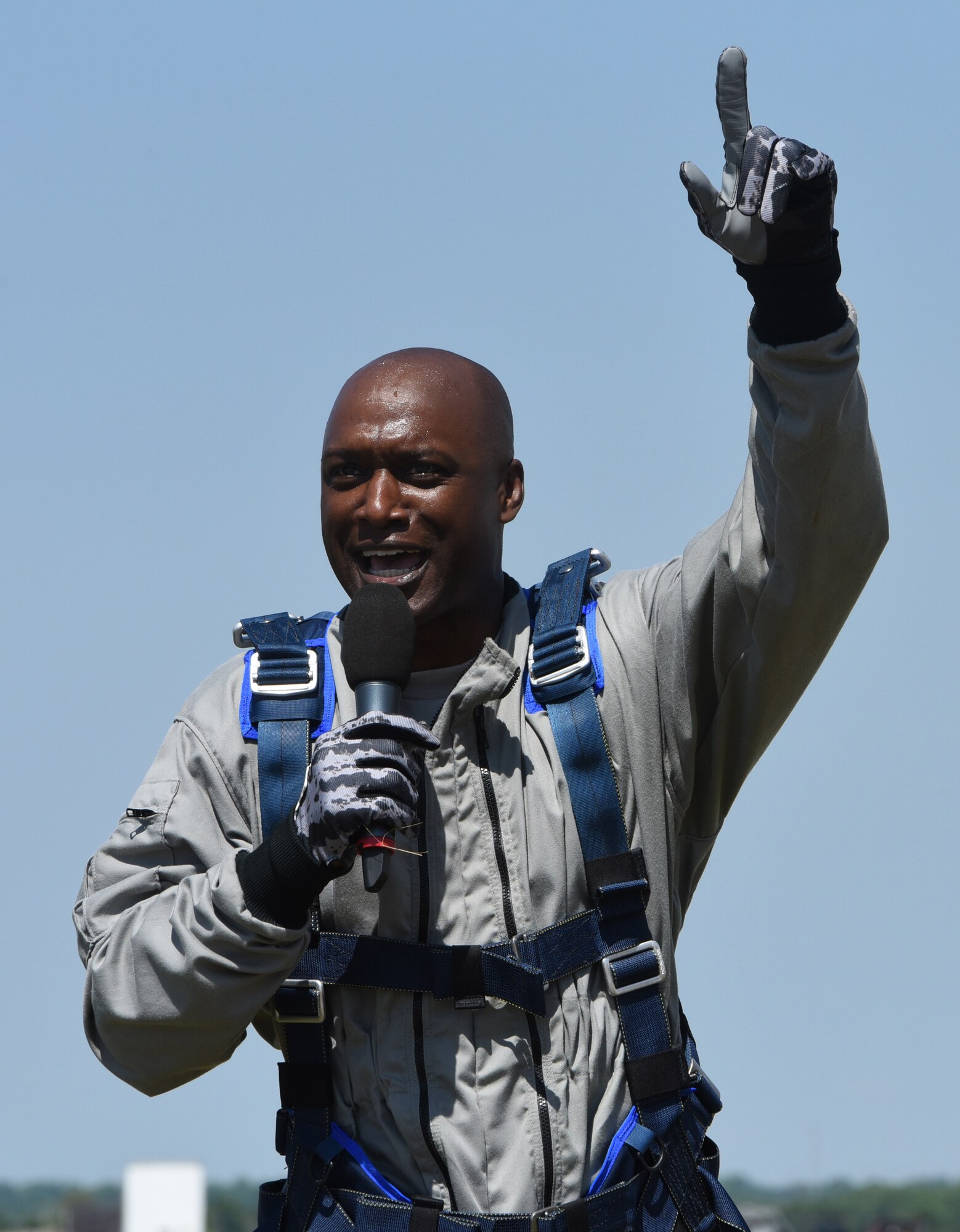 Photographic coverage of the 2019 Star Spangled Salute Air & Space Show on May 31-June 2, 2019, Tinker Air Force Base, Oklahoma. The featured performer for the show is the Blue Angels flying Boeing F/A-18 Hornet aircraft. (U.S. Air Force photo/Greg L. Davis)
