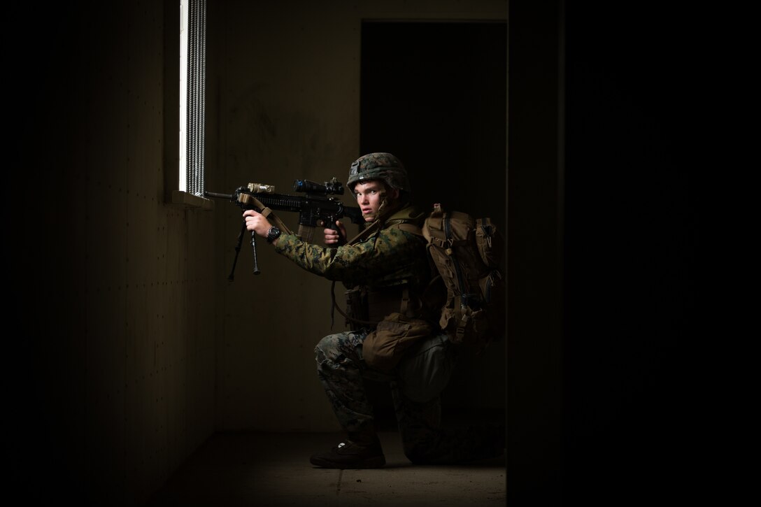 A U.S. Marine with 2nd Battalion, 1st Marine Regiment, 1st Marine Division, sets up a defensive position during exercise Steel Knight (SK) 19 at Marine Corps Base Camp Pendleton, Calif., Nov. 29, 2018.