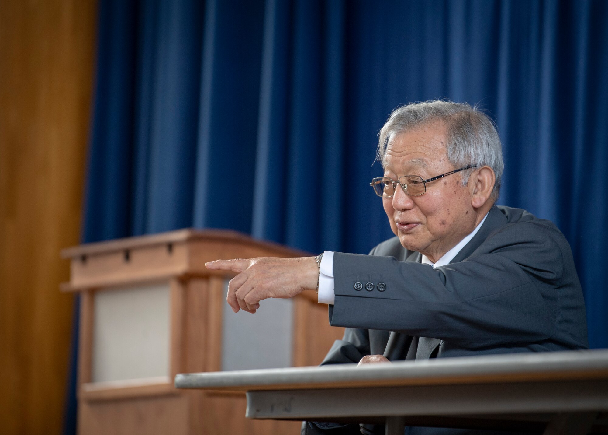 Atomic Bomb Survivor Speaks to Yokota Students