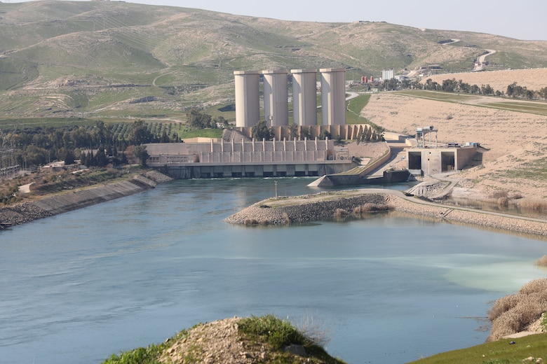 Exterior view of Mosul Dam.