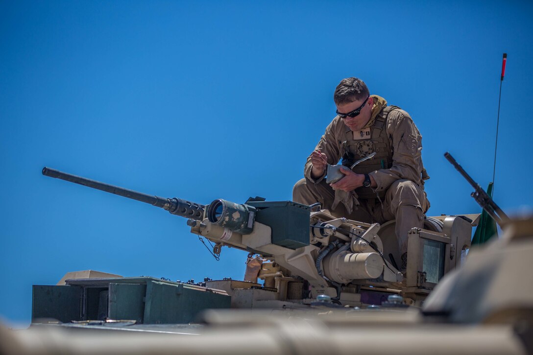 Reserve Marines call for fire at ITX 4-19