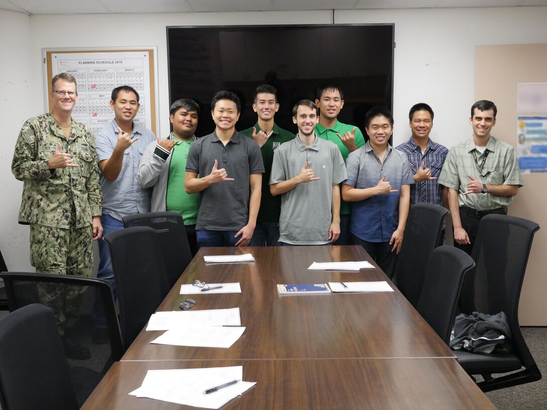 UH Students visit to PHNSY & IMF alongside Shipyard Commander, Capt. Greg Burton.