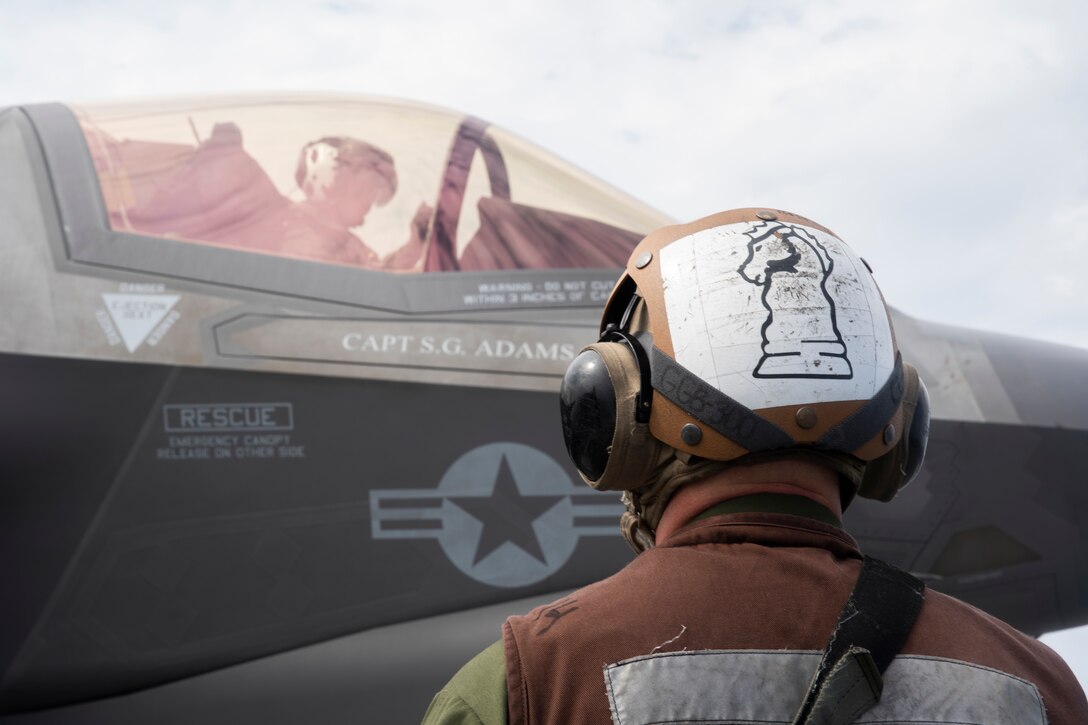 An F-35B Lightning II fighter aircraft with Marine Medium Tiltrotor Squadron 265 (Reinforced) prepares to take off from the amphibious assault ship USS Wasp (LHD 1) during flight operations while underway in the Philippine Sea, June 4, 2019. The 31st Marine Expeditionary Unit, the Marine Corps’ only continuously forward-deployed MEU, provides a flexible and lethal force ready to perform a wide range of military operations as the premier crisis response force in the Indo-Pacific region. (Official U.S. Marine Corps photo by Lance Cpl. Brennan Priest)