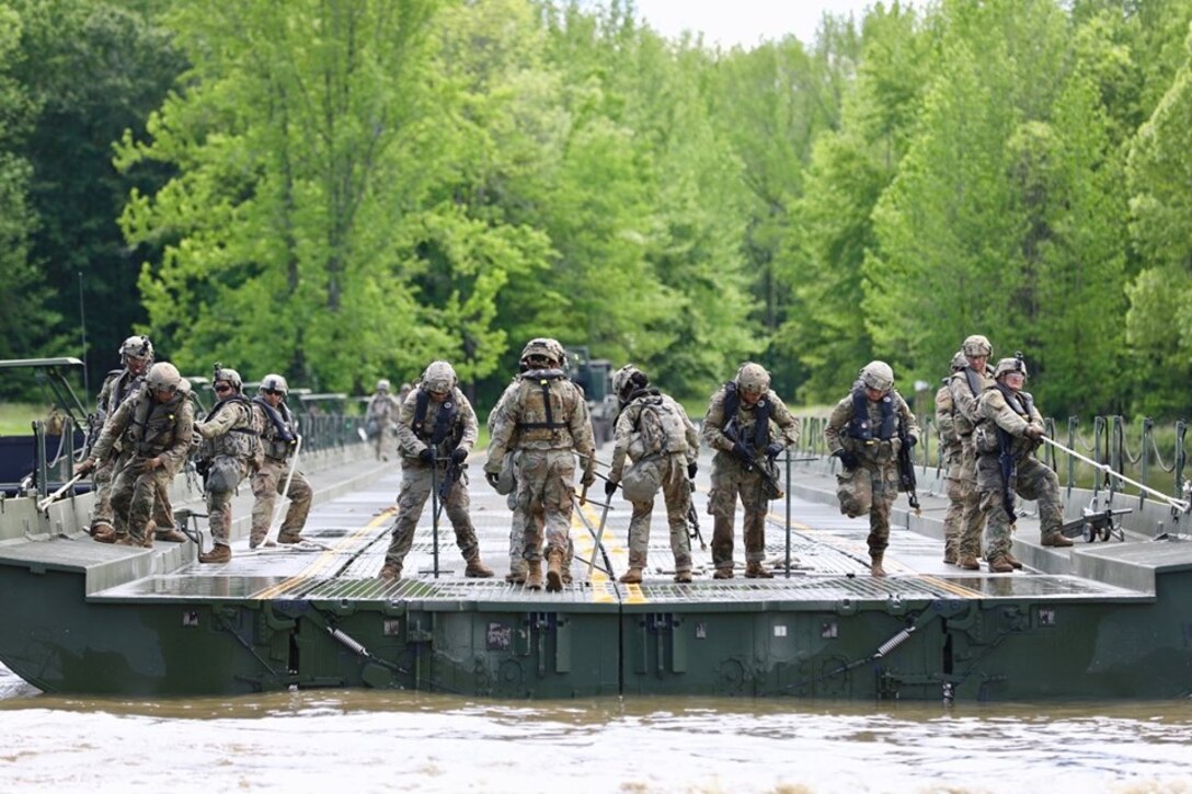 2-101, active and Reserve component engineers conduct Bridge Building Exercise