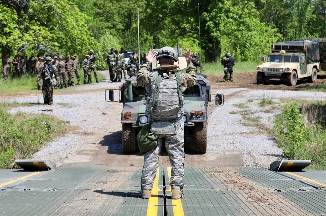 2-101, active and Reserve component engineers conduct Bridge Building Exercise