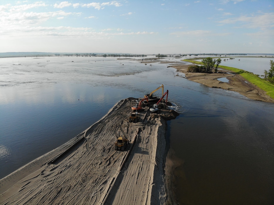 Aerial drone footage shows USACE, Omaha District work continuing on levee L575a June 13, 2019.