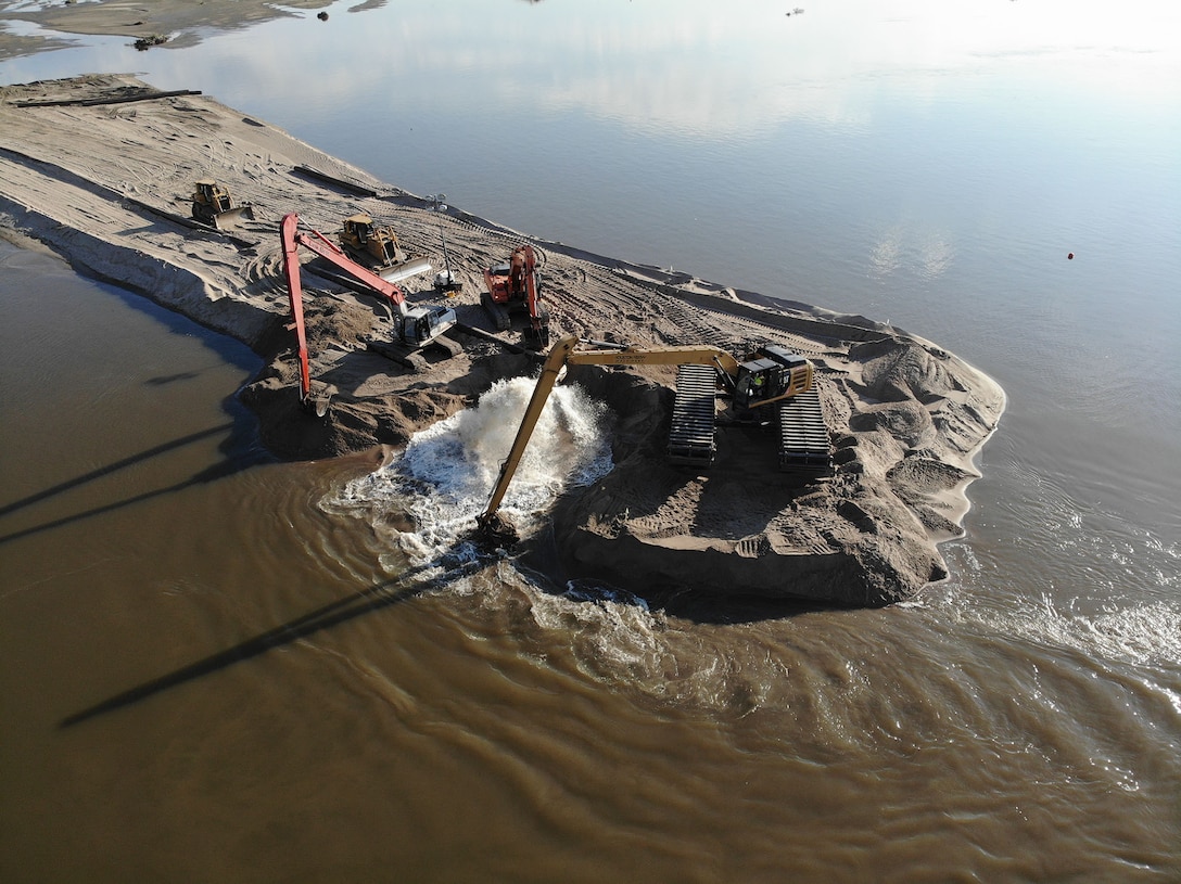 Aerial drone footage shows USACE, Omaha District work continuing on levee L575a June 13, 2019.