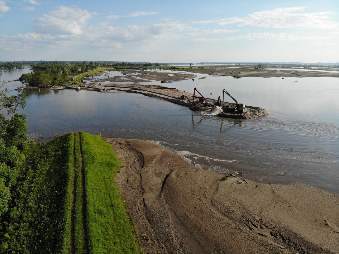 Aerial drone footage shows USACE, Omaha District work continuing on levee L575a June 13, 2019.