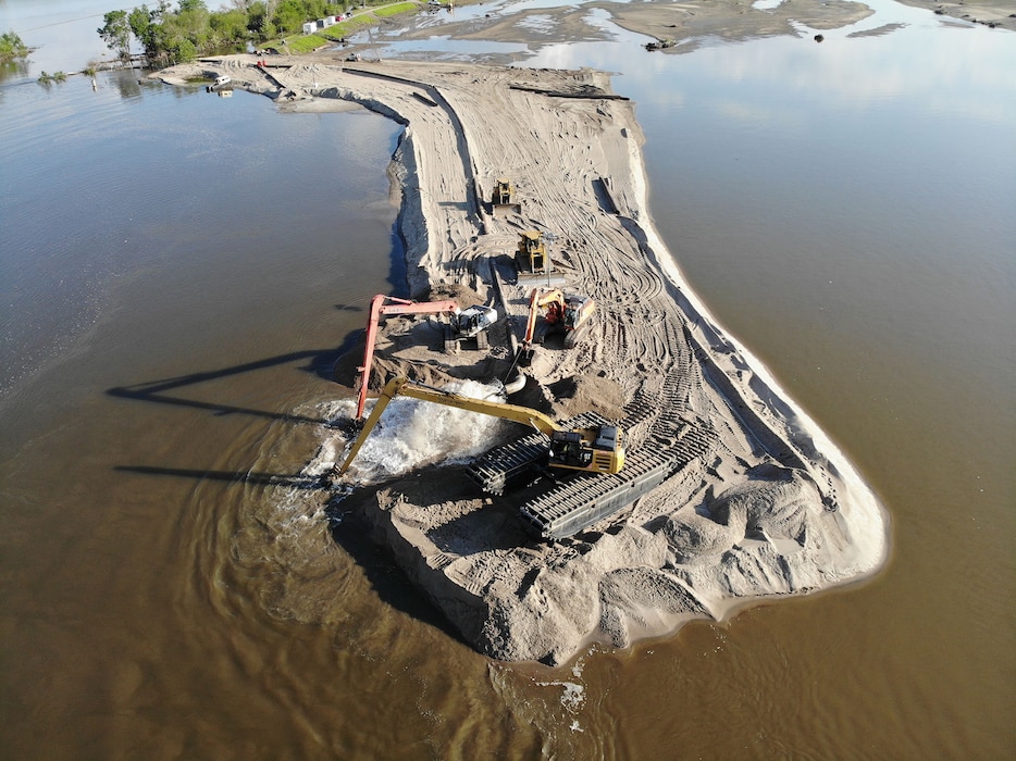 Aerial drone footage shows USACE, Omaha District work continuing on levee L575a June 13, 2019.