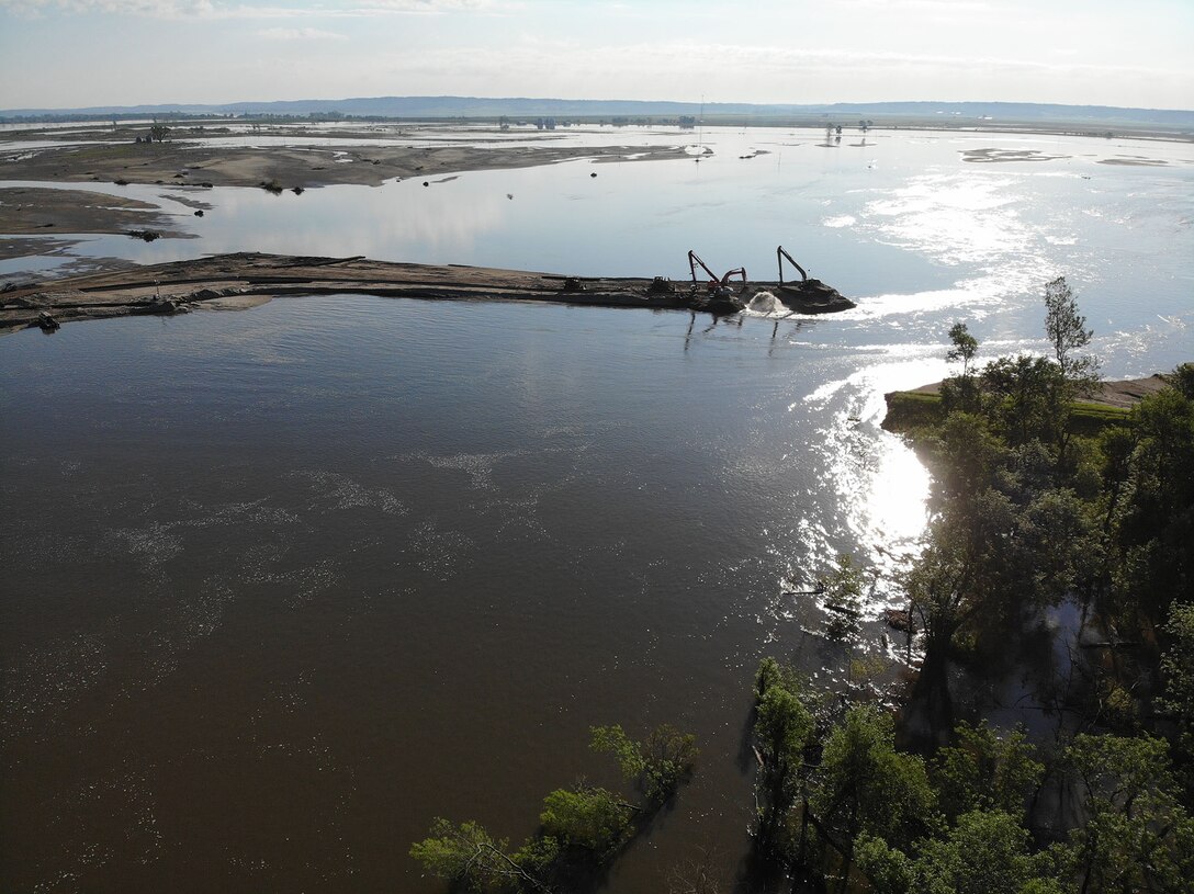 Aerial drone footage shows USACE, Omaha District work continuing on levee L575a June 13, 2019.
