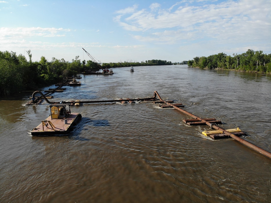 Aerial drone footage shows USACE, Omaha District work continuing on levee L575a June 13, 2019.