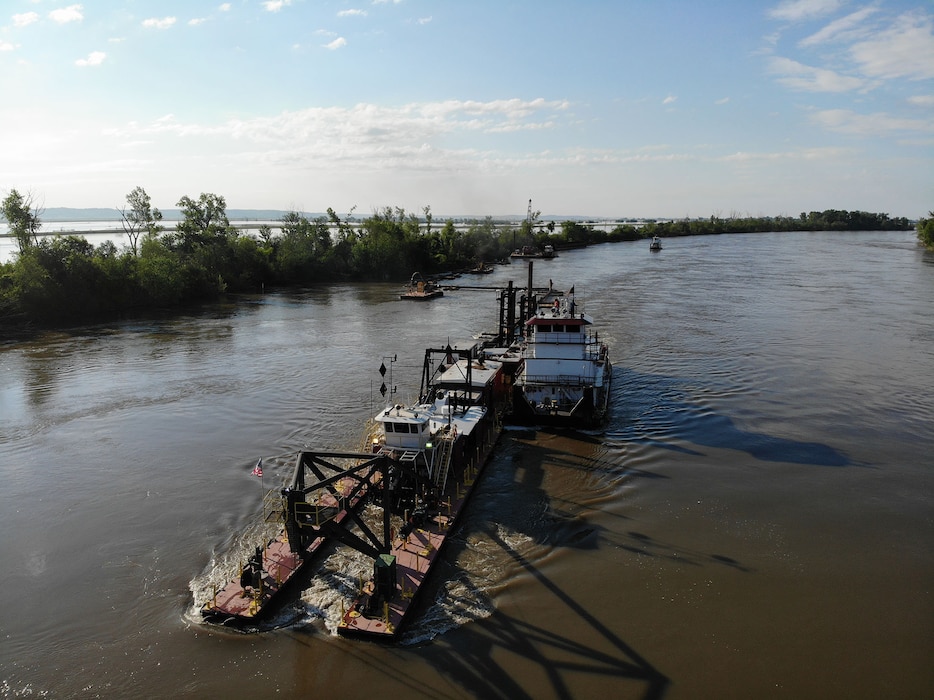 Aerial drone footage shows USACE, Omaha District work continuing on levee L575a June 13, 2019.