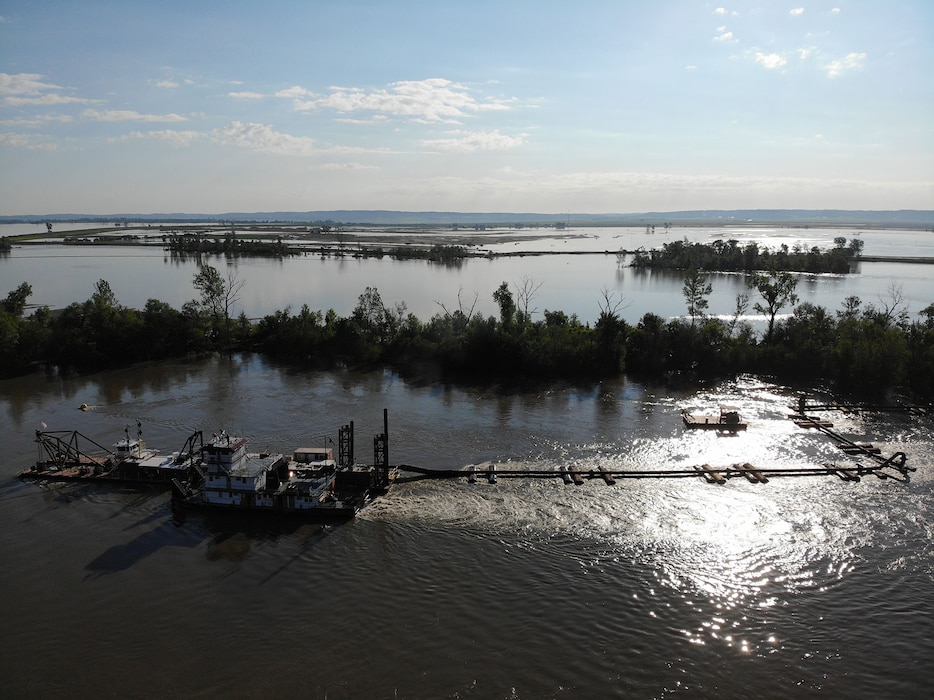 Aerial drone footage shows USACE, Omaha District work continuing on levee L575a June 13, 2019.