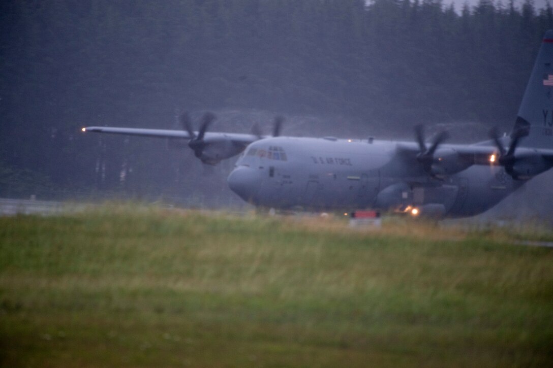 374th AMXS Airmen accomplish maintenance feat