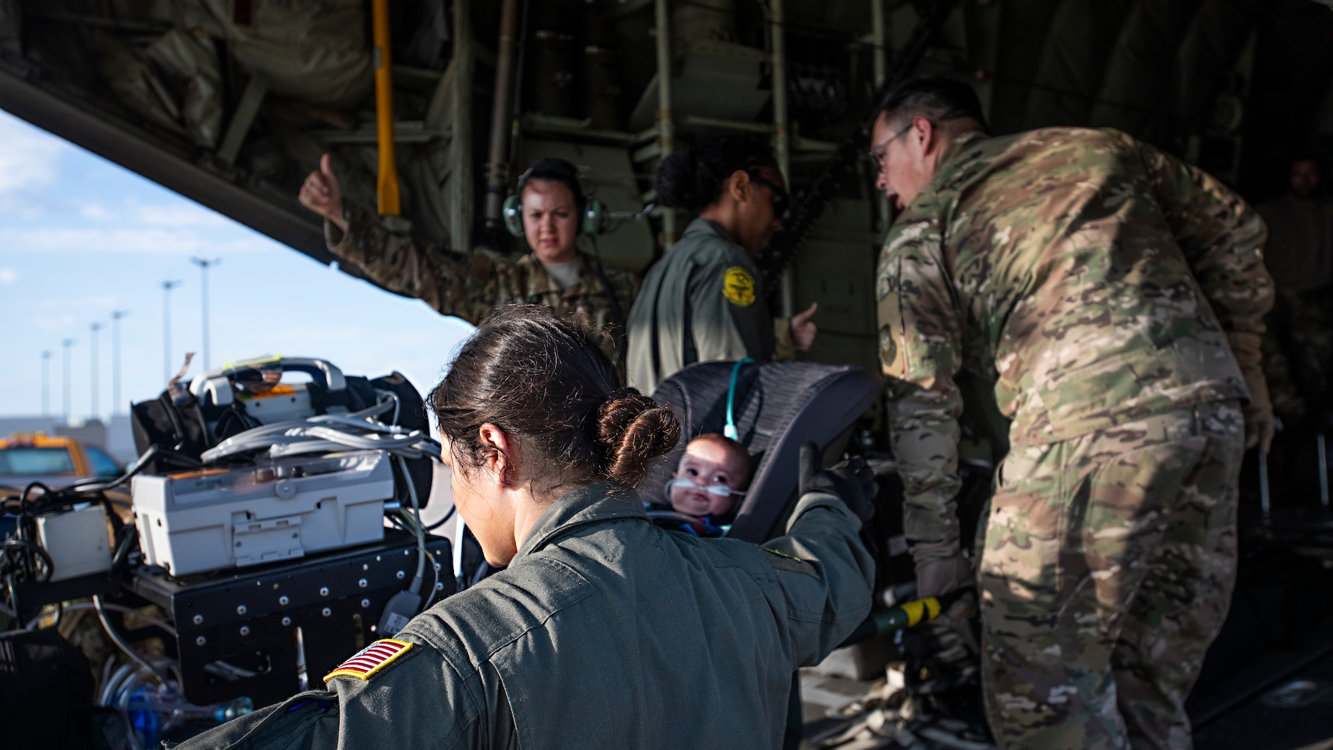 Mother, baby flown safely after 7 months in ICU