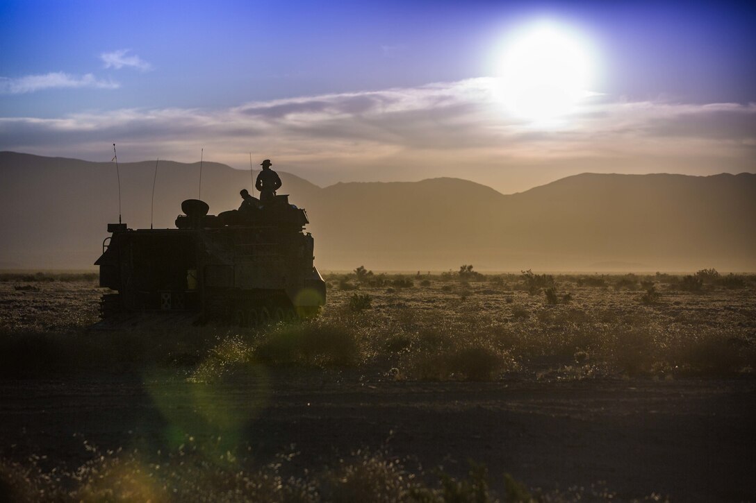 Reserve Marines conduct mechanized assaults at ITX 4-19