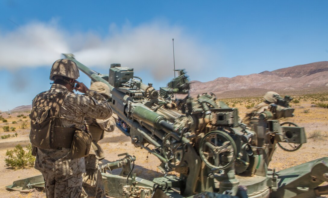 Reserve Marine artillerymen rain steel during ITX 4-19