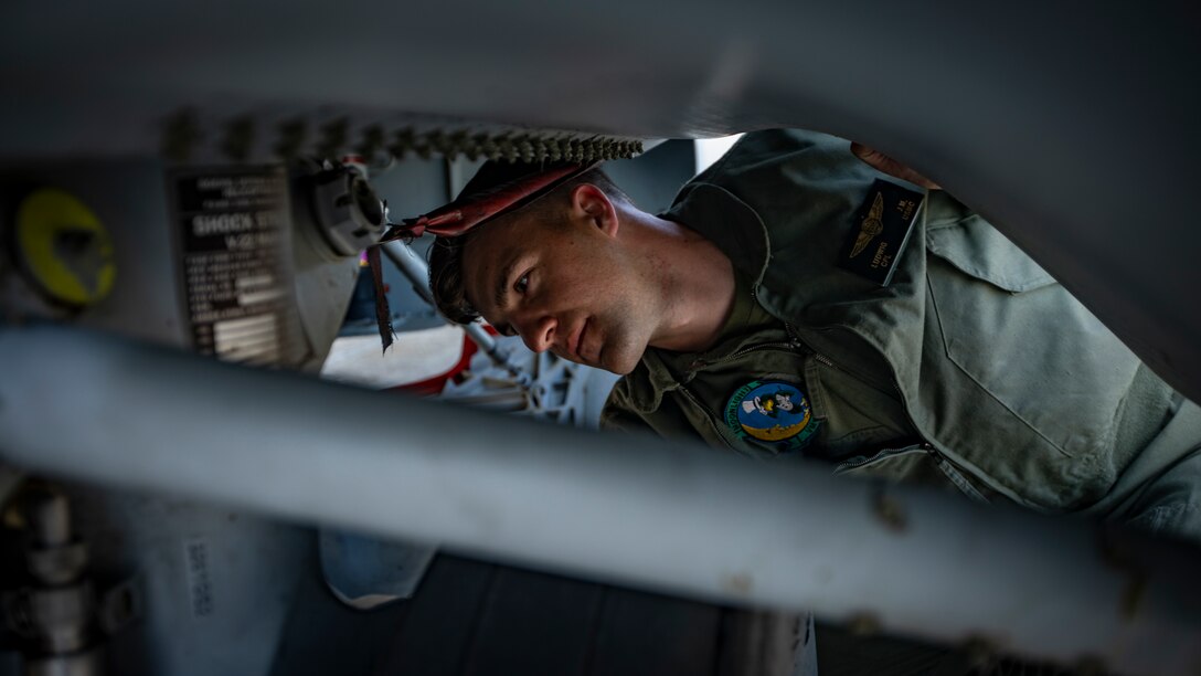 MAG-41 Marines conduct maintenance checks in Canada