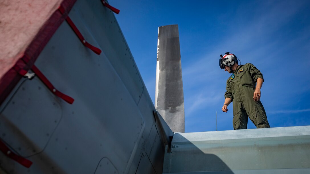 MAG-41 Marines conduct maintenance checks in Canada