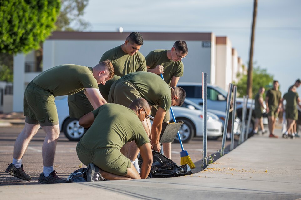 H&HS Marines Conduct Base Clean Up > Marine Corps Air Station Yuma > News