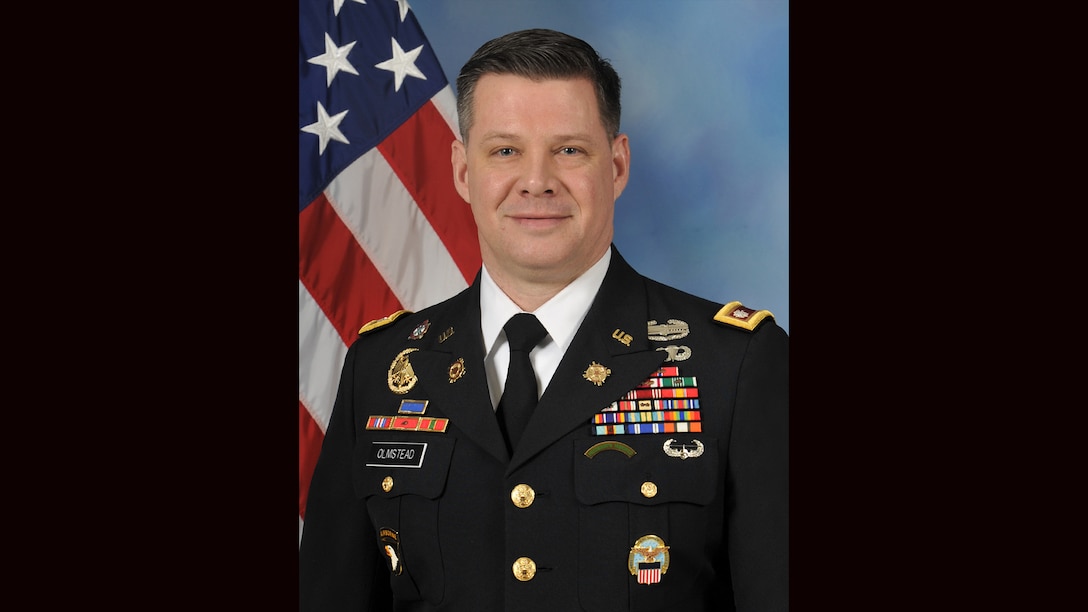 Olmstead assumes command of DLA Distribution Red River, Texas