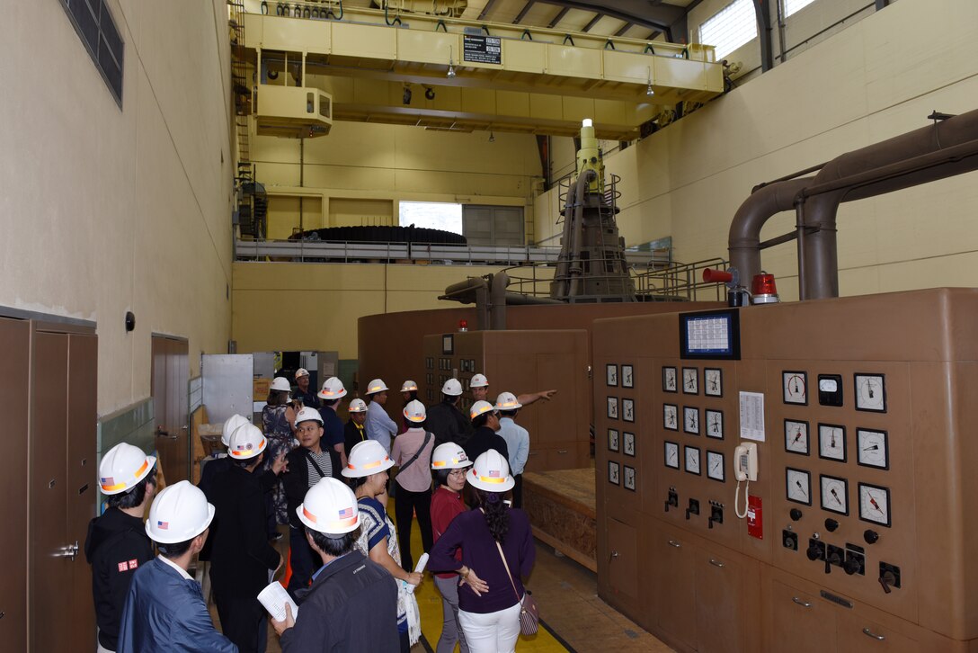 Will Garner, senior hydropower plant operator, leads the Lower Mekong Initiative contingent on a tour of the Old Hickory Power Plant in Hendersonville, Tenn. (USACE photo by Lee Roberts)