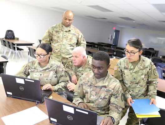 Army Reserve’s 350th HR Company supports exercise Diamond Saber