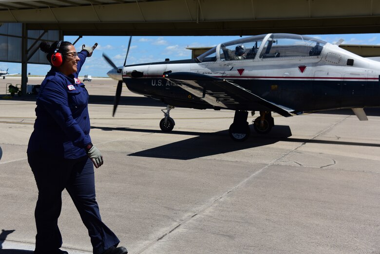 Grow Your Own training brings couple to Laughlin’s flightline