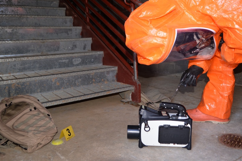 Soldiers and Airmen from the 42nd Civil Support Team are evaluated on core tasks while conducting training at the Buncombe County Training Center June 13 as part of a U.S. Army North validation training exercise in Woodfin, North Carolina.