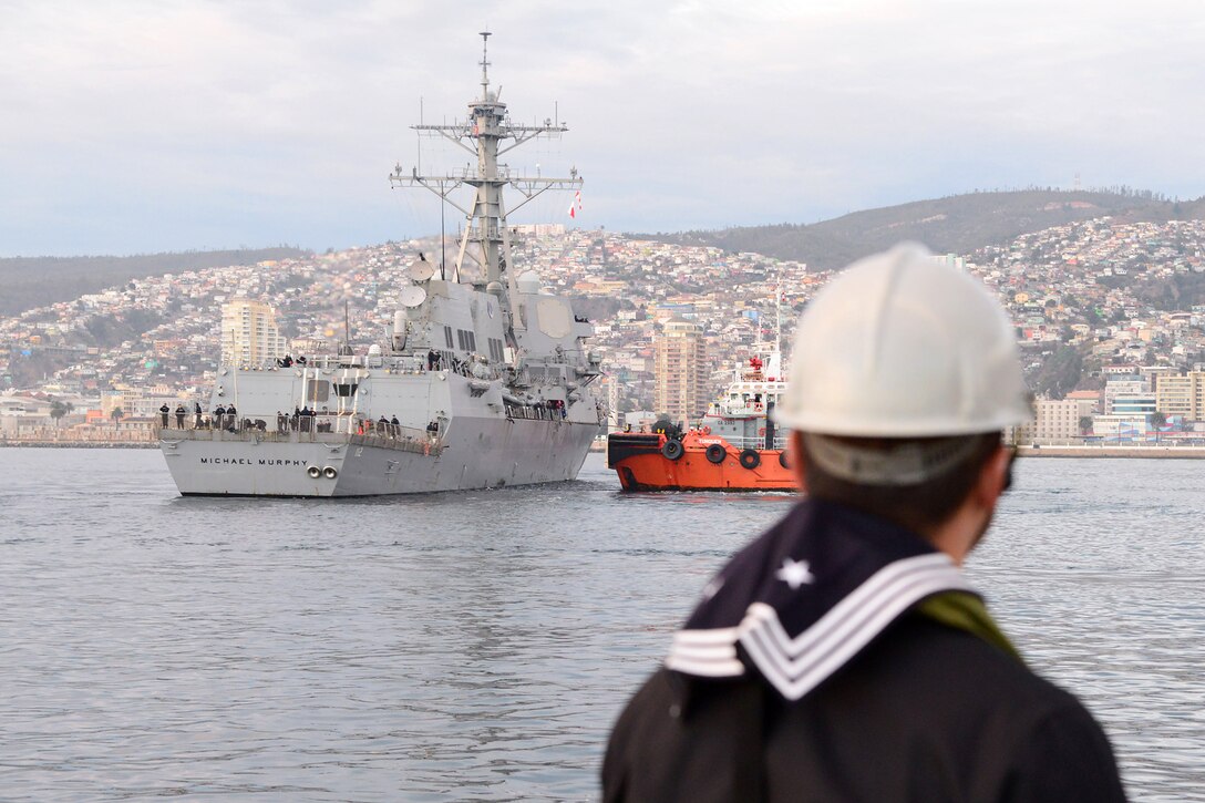 USS Michael Murphy (DDG 112) arrives in Valparaiso, Chile