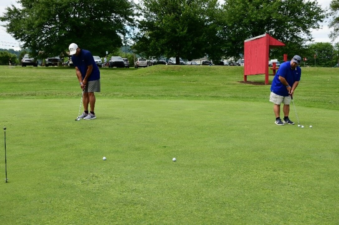 Riverview Golf Course Unveils Monument in Honor of 60th Anniversary