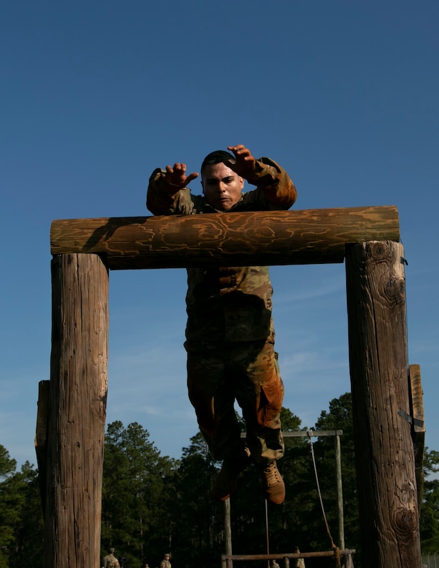 Soldiers navigate obstacle course during 2019 ARBWC