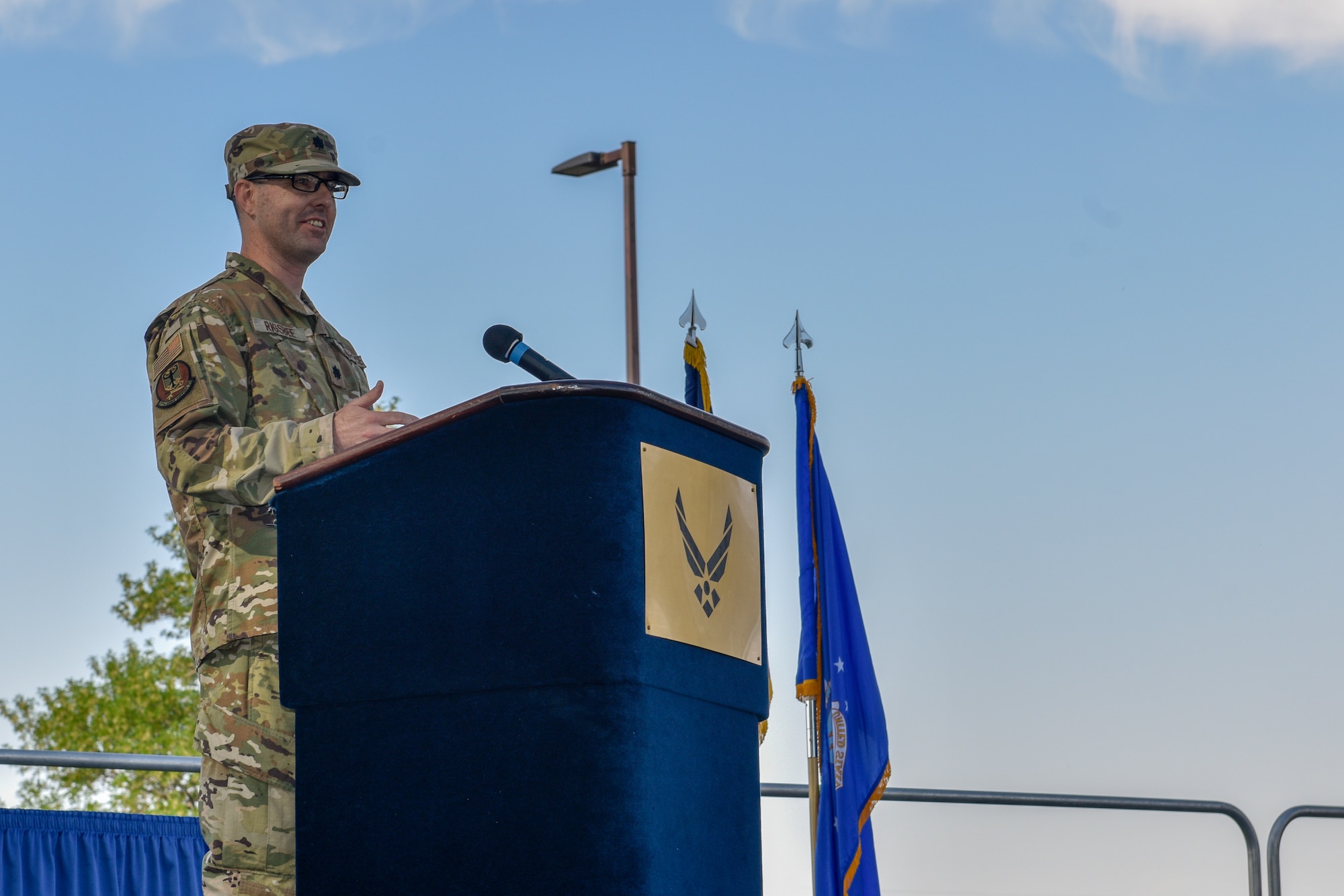 U.S. Air Force Lt. Col. Daniel Rigsbee, 377th Force Support Squadron commander, speaks to Airmen of the 377th FSS for the first time as commander at a change of command ceremony at Kirtland Air Force Base, N.M., June 26, 2019. As the new 377th FSS commander, Rigsbee will lead over 400 military and civilian employees and continue to provide combat readiness through recruitment and development of a high quality workforce while promoting healthy and enriched lifestyles for all Kirtland personnel. (U.S. Air Force photo by Airman 1st Class Austin J. Prisbrey)