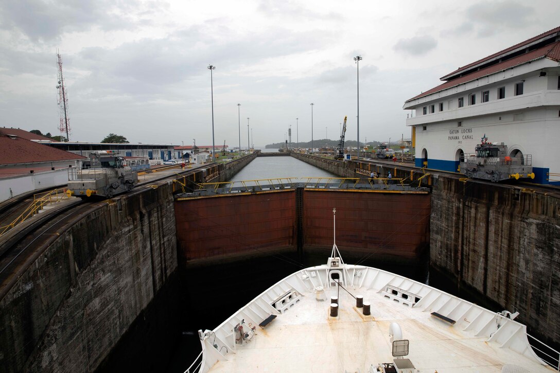 The hospital ship USNS Comfort  (T-AH 20) transits through the Panama Canal