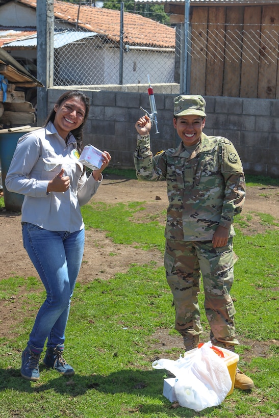 U.S. Army Reserve veterinarians enhance skills with Guatemalan partners during Beyond the Horizon 19