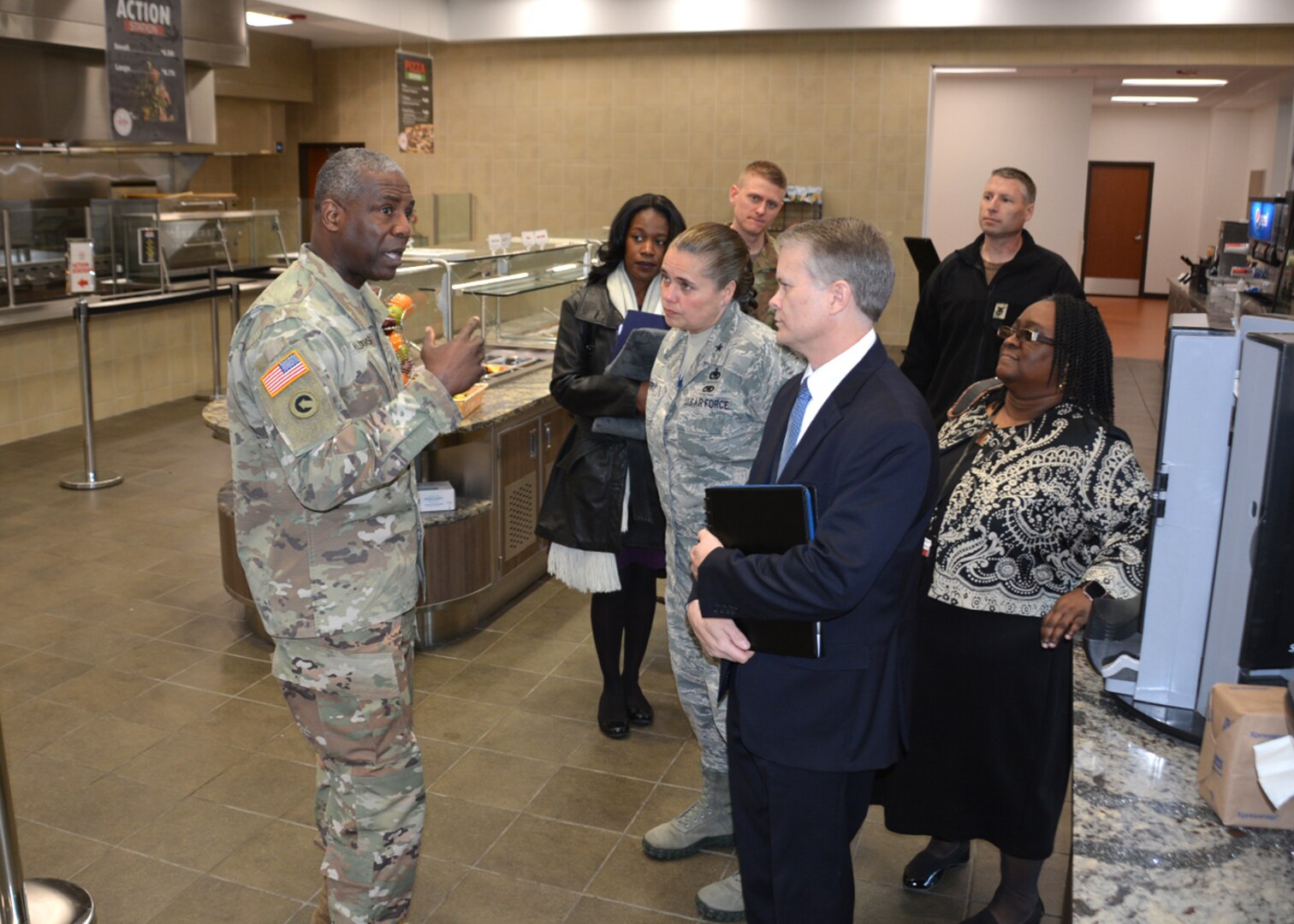 DLA director visits DLA Aviation, learns activity is on track to meet operating plan goals