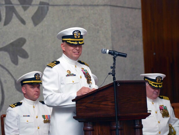 USS Topeka Changes Command