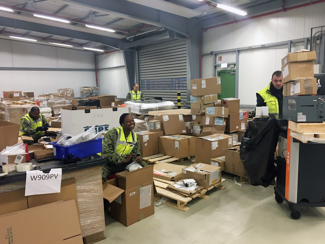 Distribution J9 Navy Reserve Team provides regional support