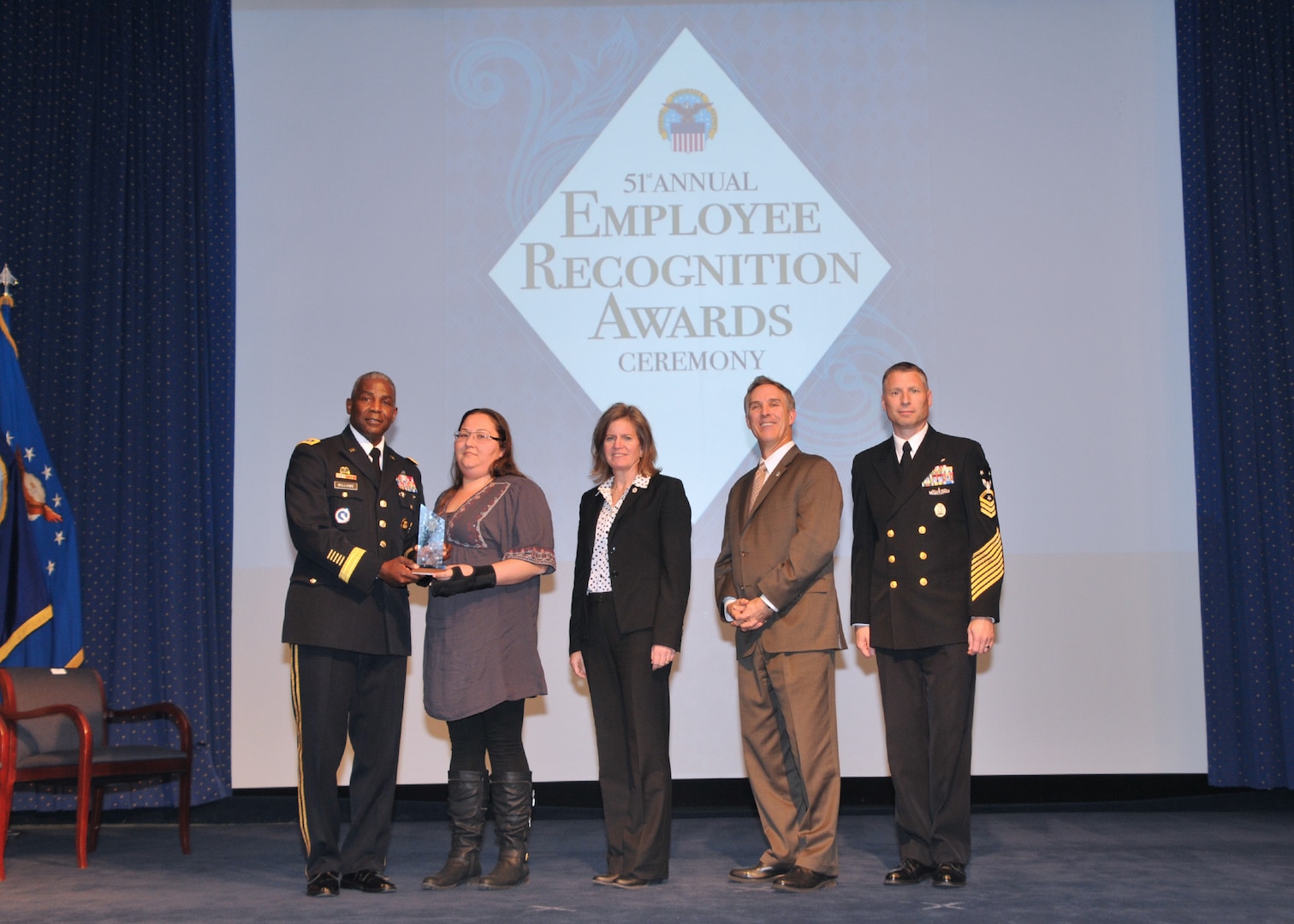 Defense Distribution Center, Susquehanna’s Roller named DLA Emergency Communication Center Dispatcher of the Year