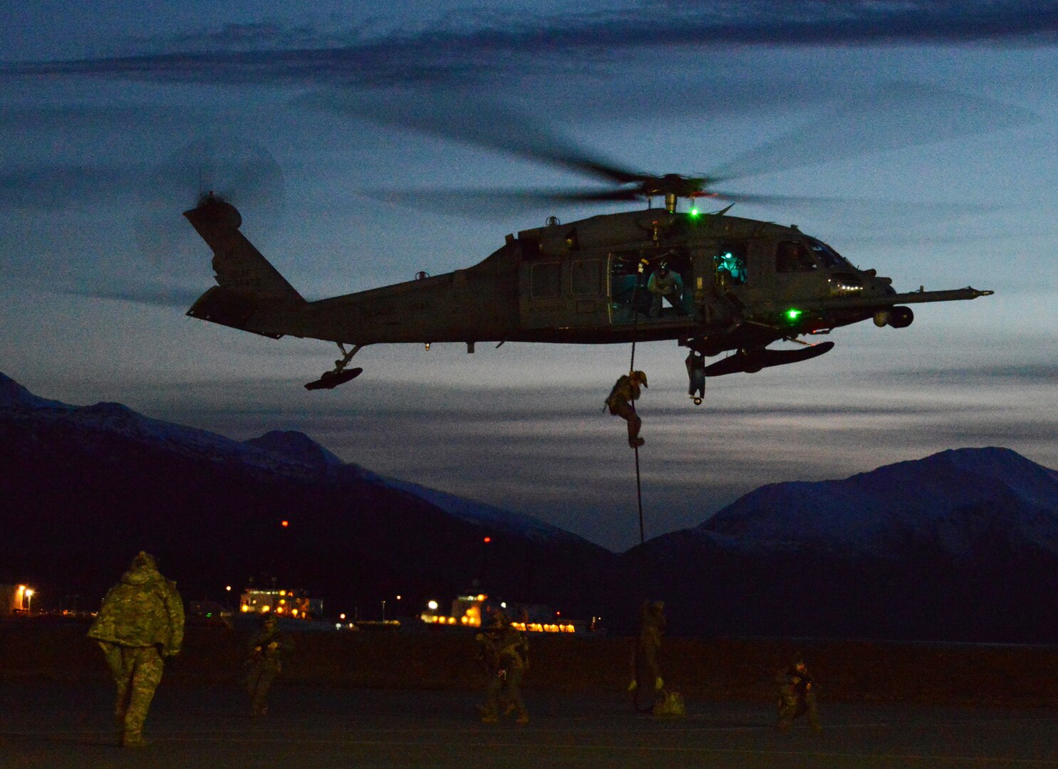 Alaska Air Guardsmen Rescue Injured Skier At Hatcher Pass > National ...