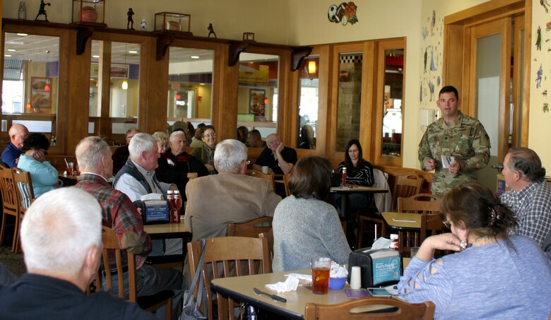 Albuquerque District Commander Lt. Col. Larry Caswell, Jr., speaks to retirees during the retiree luncheon, Nov. 9, 2018.