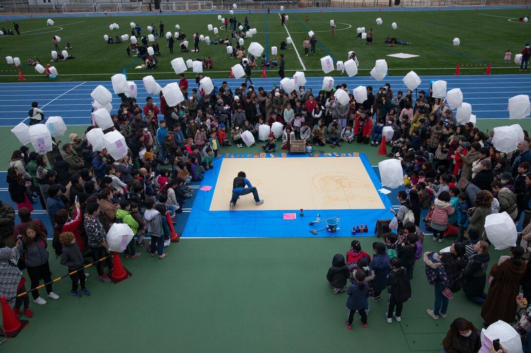 US service members volunteer in lantern festival