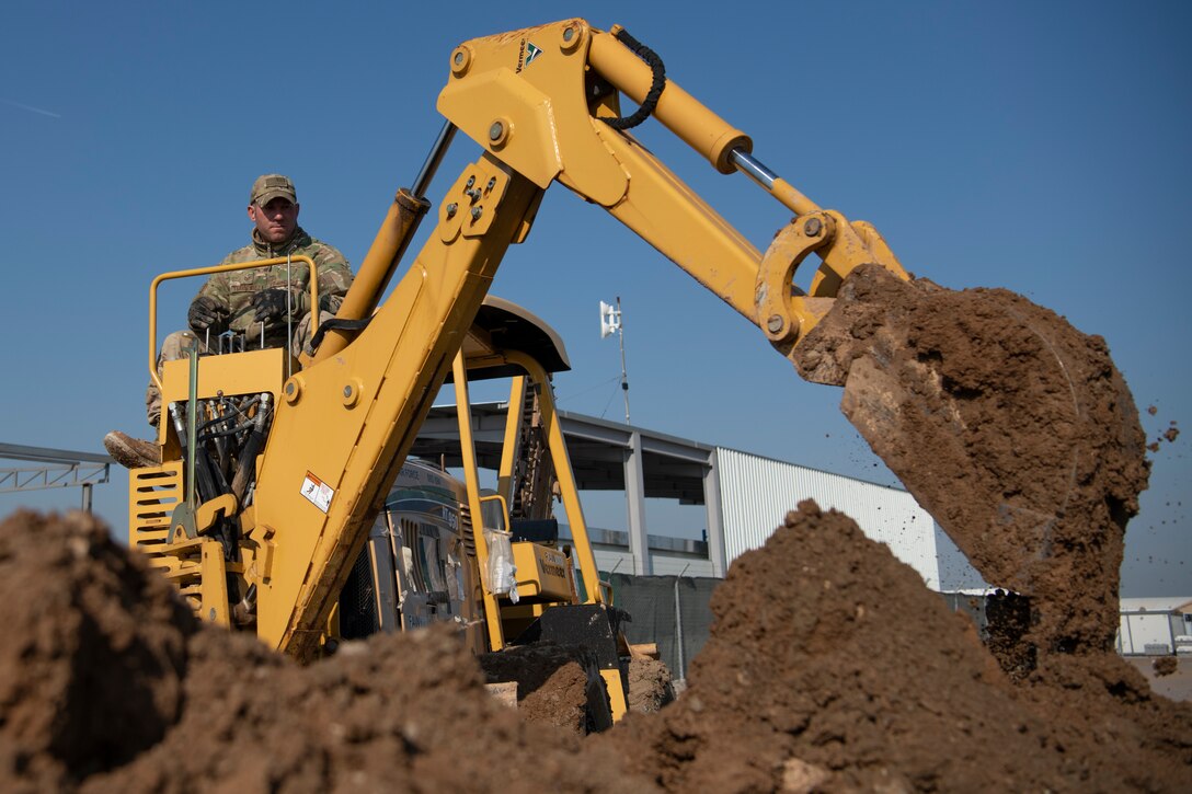 387 AES JET/IA Airmen Provide Contracting, E&I Support in Iraq