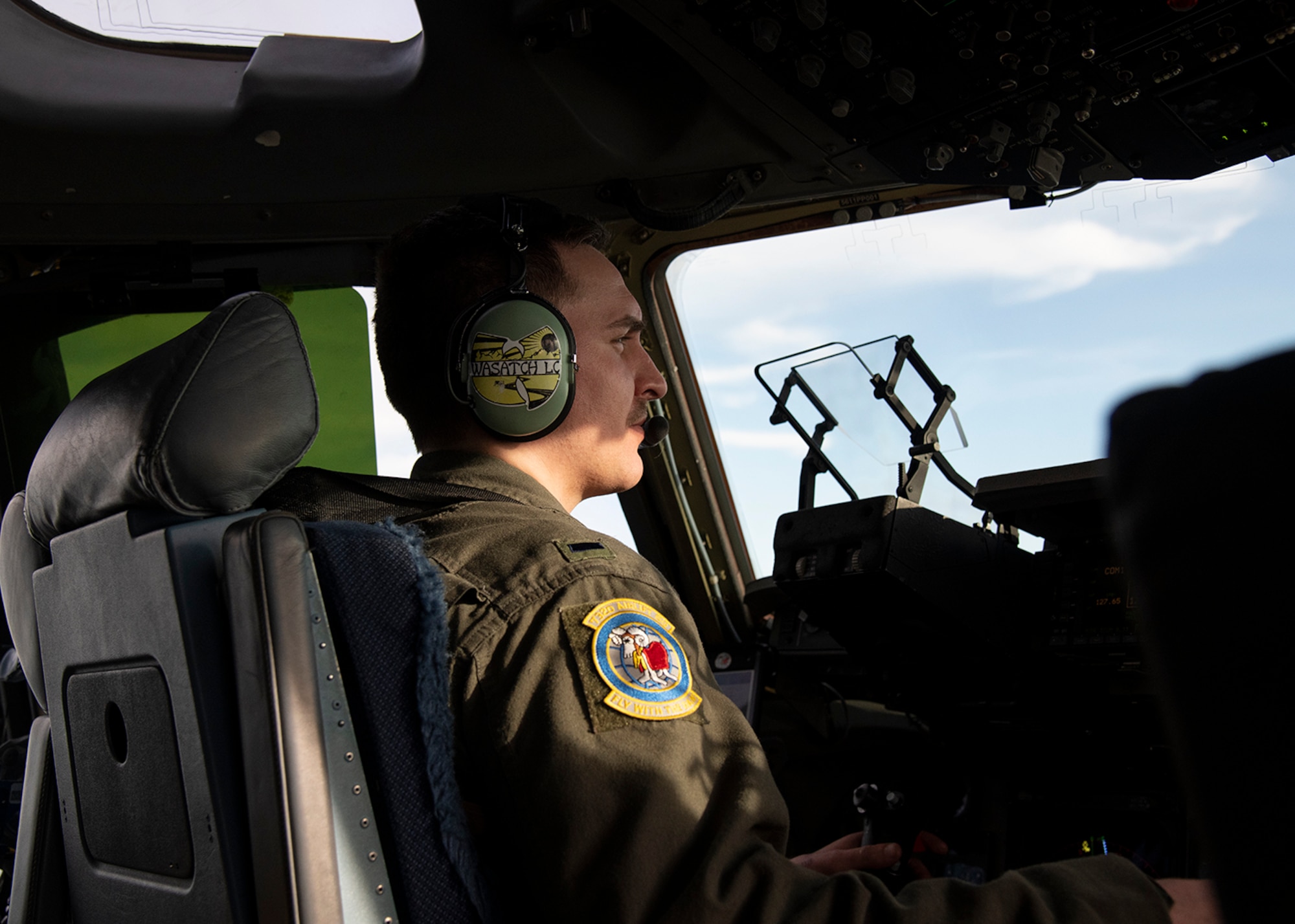 1st Lt. Nolan Lynn, a C-17 Globemaster III pilot with the 732 Airlift Squadron from Joint Base McGuire-Dix-Lakehurst, N.J., participates in Exercise Jersey Devil 19, March 4, 2019. Jersey Devil was aimed at preparing Airmen to respond to complex threats anywhere, anytime. (U.S. Air Force photo by Airman 1st Class Zoe M. Wockenfuss)