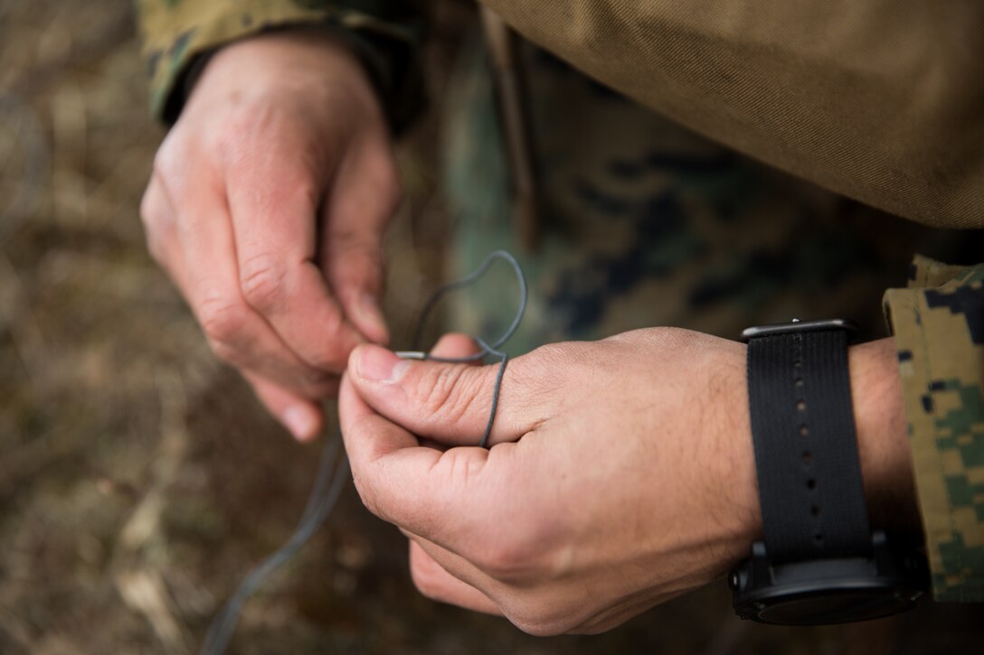 EOD Marines dispose of unexploded ordnance during Dynamic Front 19